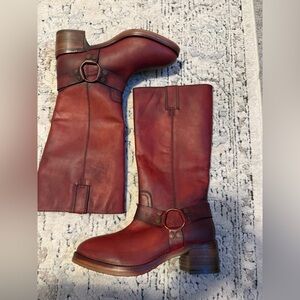 NWOT Frye Camryn Tall Harness Boots